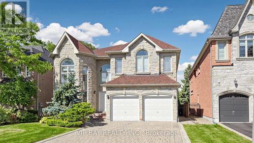 12 MACKAY DRIVE  Richmond Hill, ON L4C 6P1