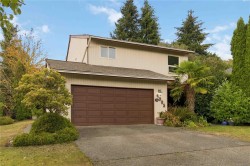 4095 Beam Cres  Saanich, BC V8N 5Y7