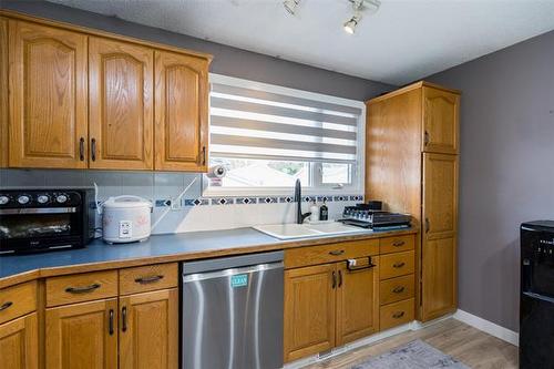 71 Rougeau Ave, Winnipeg, MB 