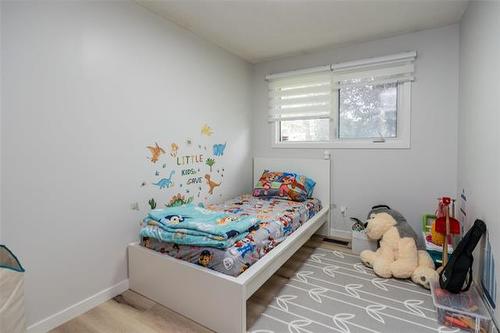 71 Rougeau Ave, Winnipeg, MB 