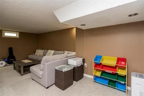 71 Rougeau Ave, Winnipeg, MB 