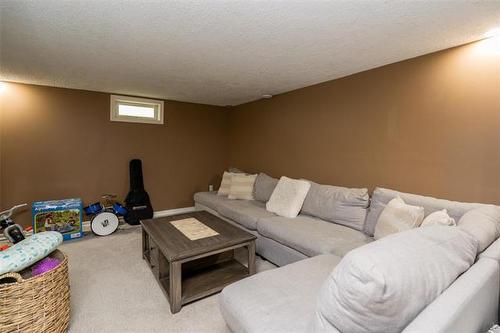 71 Rougeau Ave, Winnipeg, MB 