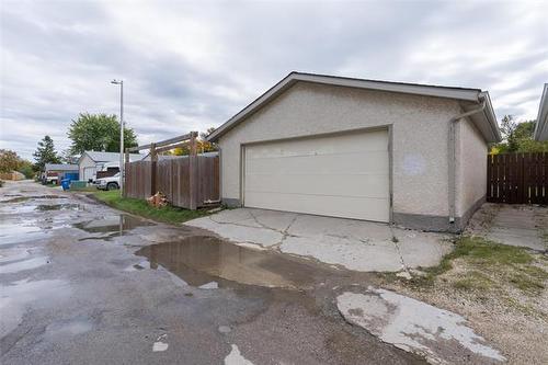71 Rougeau Ave, Winnipeg, MB 