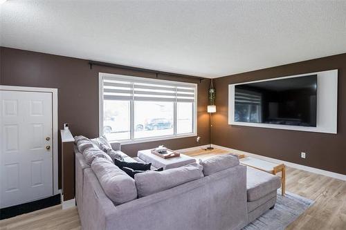 71 Rougeau Ave, Winnipeg, MB 