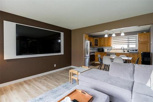 71 Rougeau Ave, Winnipeg, MB 