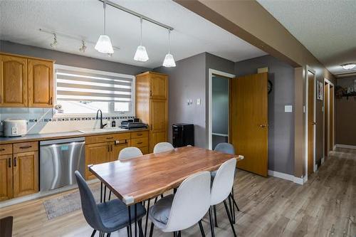 71 Rougeau Ave, Winnipeg, MB 