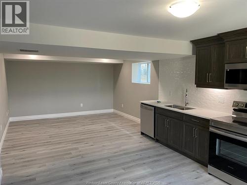 105 REED ST #LOWER , Essex, Ontario N8M 0B3 2