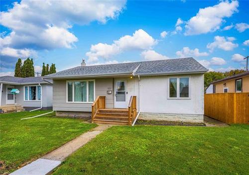 557 St Anthony Ave, Winnipeg, MB 