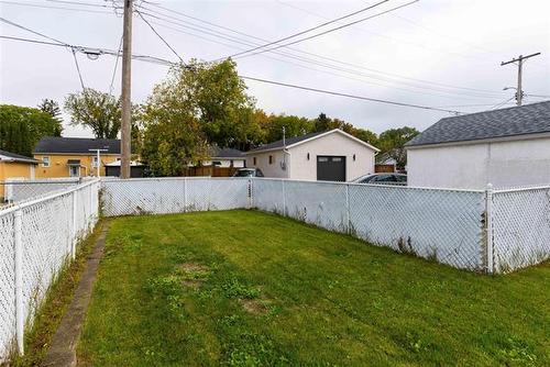 557 St Anthony Ave, Winnipeg, MB 