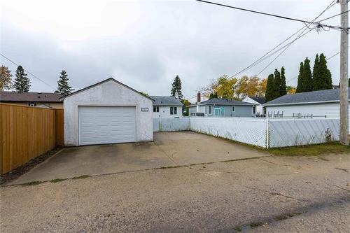 557 St Anthony Ave, Winnipeg, MB 