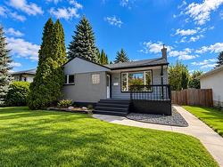 124 Thorndale AVE  Winnipeg, MB R2M 1C9