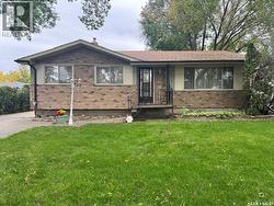 147 Woodward AVENUE  Regina, SK S4R 3H5