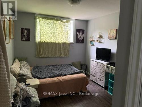 2 - 43 WAYNE AVENUE , Oshawa (Centennial), Ontario L1G 3P8 5