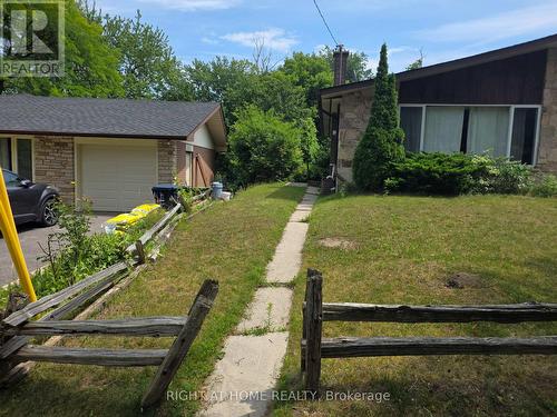 LOWER - 131 THICKETWOOD DRIVE , Toronto, Ontario M1J 2A2 2