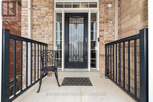 4 GEORGE MCKENZIE COURT , Toronto, Ontario M9M 0E1 4