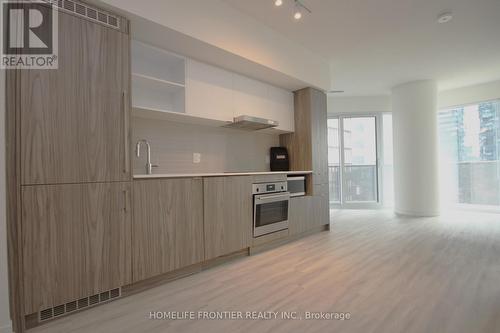 2009 - 55 COOPER STREET , Toronto, Ontario M5E 0G1 4
