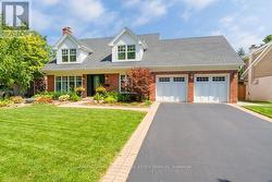 385 ROSSLYN DRIVE  Burlington, ON L7T 1S6
