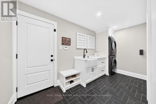 385 Rosslyn Drive, Burlington, ON 