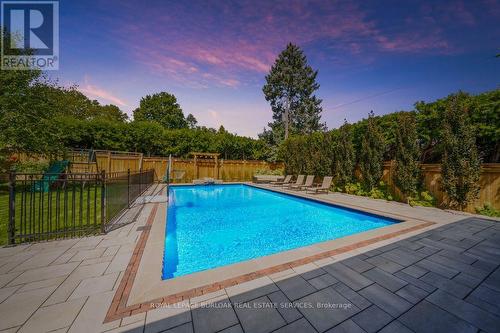 385 Rosslyn Drive, Burlington, ON 