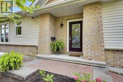522 SILVERBELL CRESCENT  Ottawa, ON K1T 0P1