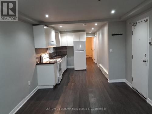 LOWER - 78 CAVELL AVENUE , Toronto, Ontario M8V 1P2 3