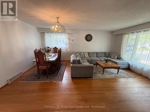 UPPER - 35 MELVILLE CRESCENT , Brampton (Brampton East), Ontario L6W 2S3 4