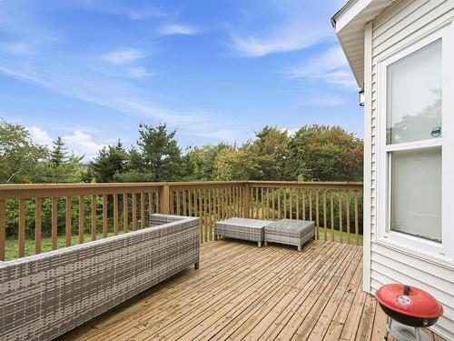 18 Stone Gate Drive, Halifax, NS 