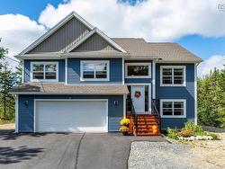 42 Whitbury Court  Upper Tantallon, NS B3Z 0V4