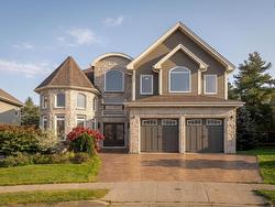 82 Helmsman Court  Halifax, NS B3M 0B1