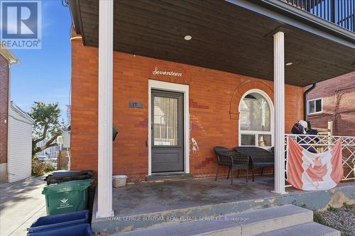 UPPER - 17 EBY STREET S , Kitchener, Ontario N2G 3K6 2
