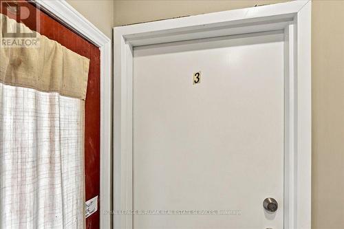 UPPER - 17 EBY STREET S , Kitchener, Ontario N2G 3K6 3
