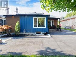 100 ROCKPORT CRESCENT Richmond Hill, ON L4C 2L8