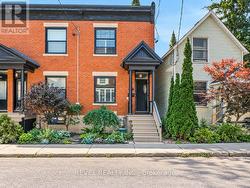 46 NEWTON STREET  Ottawa, ON K1S 2S7