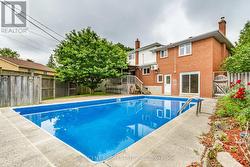 9 CLAY COURT  Toronto, ON M9A 4S2