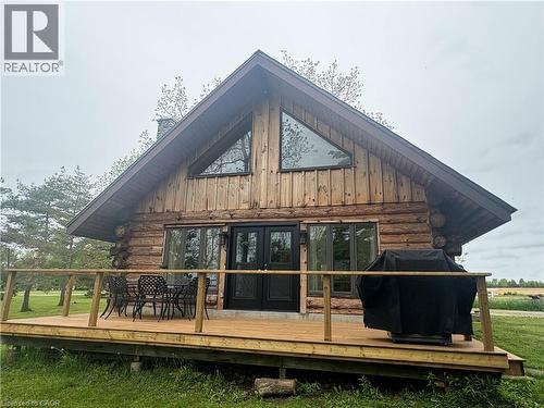 3 UPPER MOHAWK Point , Dunnville, Ontario N0A 1K0 5