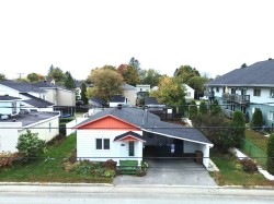 52 Rue Clyde  Lachute, QC J8H 2K7