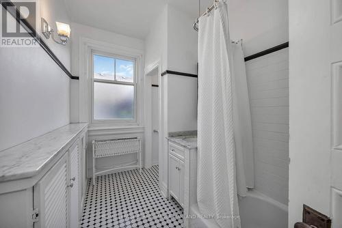 35 Wilton Crescent, Ottawa, ON 