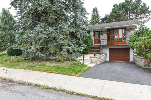 757 Boul. Wilson  Longueuil (Le Vieux-Longueuil), QC J4L 1X3