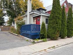 27 POPLAR STREET  Ottawa, ON K1R 7M5
