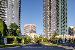 2320 - 25 GREENVIEW AVENUE  Toronto, ON M2M 1R2
