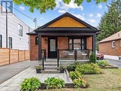 41 RINGLEY AVENUE Toronto, ON M8Y 1P3