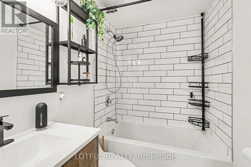 2226 Saunderson Drive, Ottawa, ON 