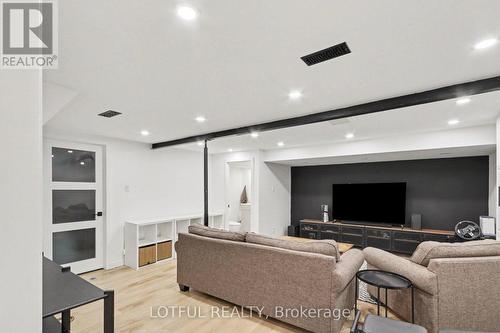 2226 Saunderson Drive, Ottawa, ON 