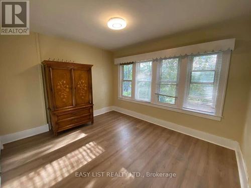 731-733 PARTINGTON AVENUE  Windsor, ON N9B 2N6