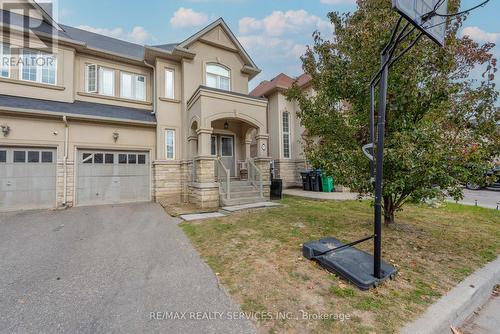 59 BEACHVILLE CIRCLE , Brampton, Ontario L6X 0V3 3