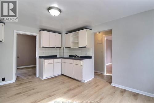 2640 WHELPTON , Windsor, Ontario N8Y 1V6 4