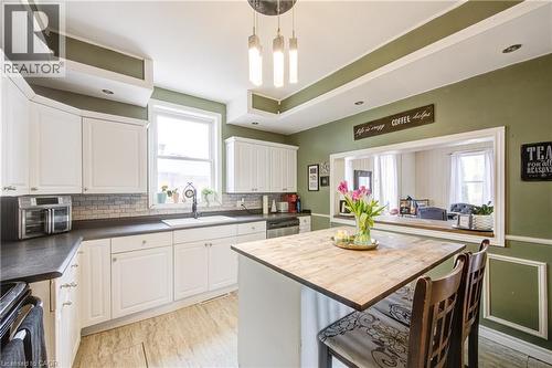 137 Wellington Street, Mitchell, ON 