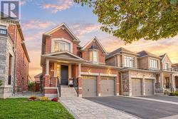 13 MICKLEFIELD AVENUE  Whitby, ON L1P 0C2
