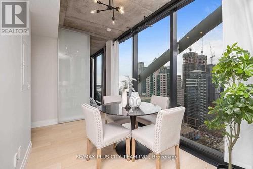 2701 - 224 KING STREET W , Toronto, Ontario M5V 1H8 5