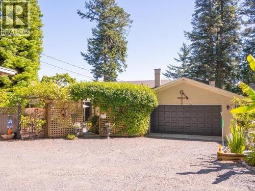 9081 Stager Road, Powell River, BC 